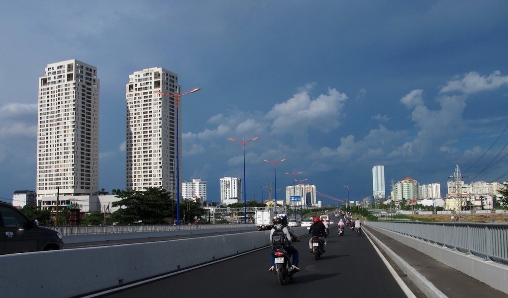 Thao Dien Pearl, an apartment project mixes a three-level commercial center and two high-rise residen